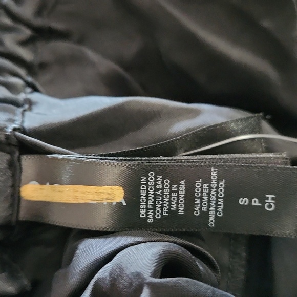 Athleta Cool Calm Romper Silky fabric Black $119 NWT - Picture 10 of 11